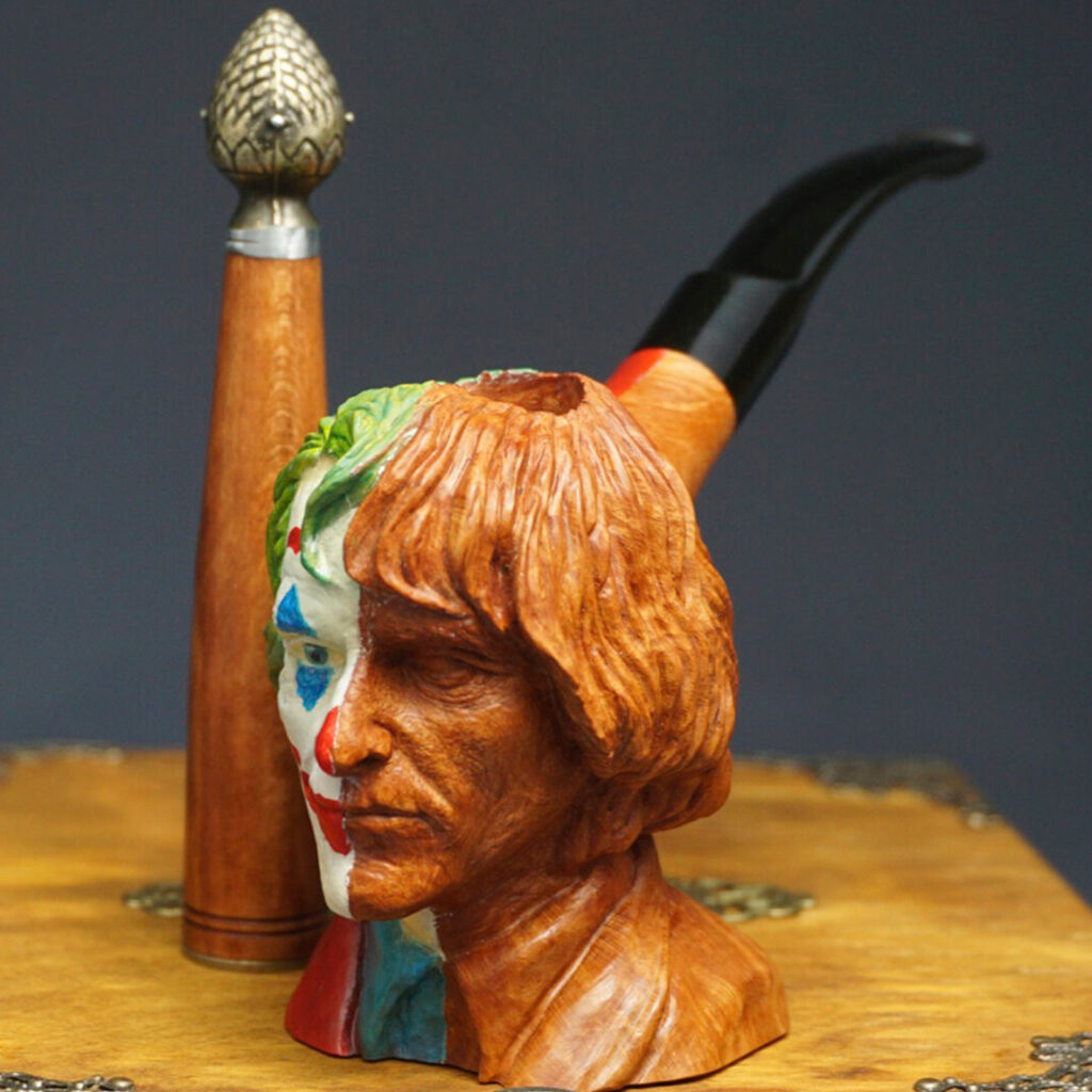 Joaquin Phoenix Joker Pipe