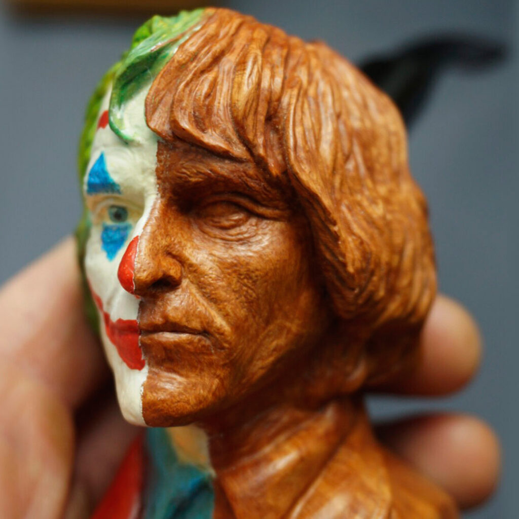 Joaquin Phoenix Joker Pipe