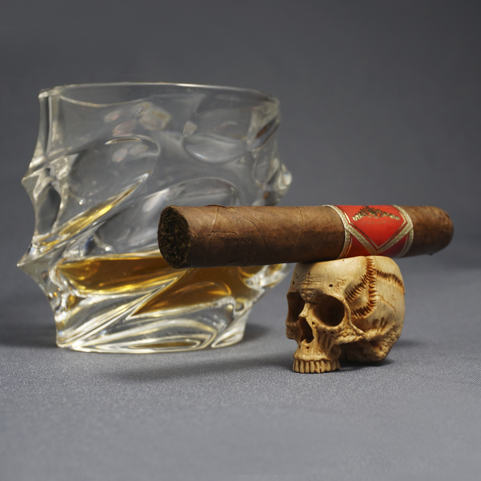Skull Cigar Stand