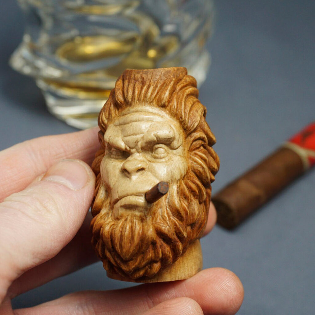 Squatch Cigar Stand