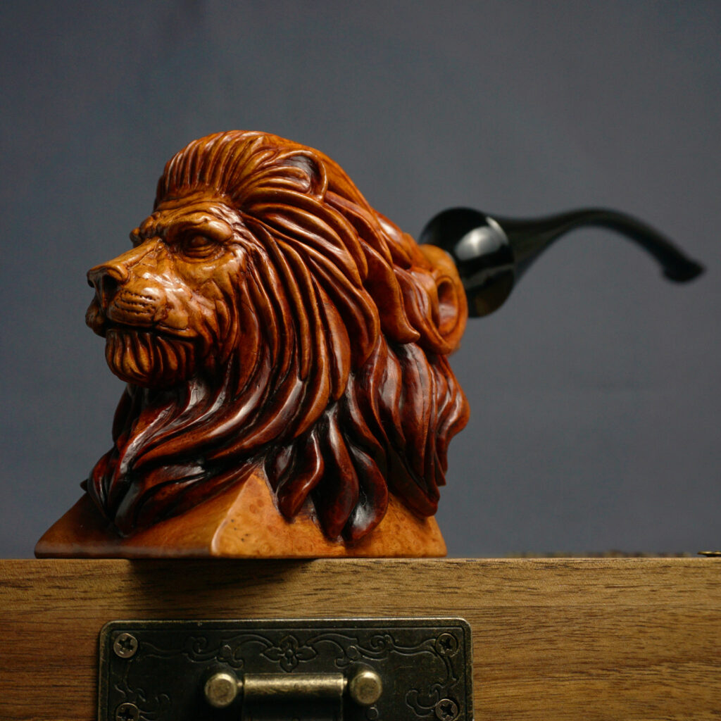Lion smoking pipe