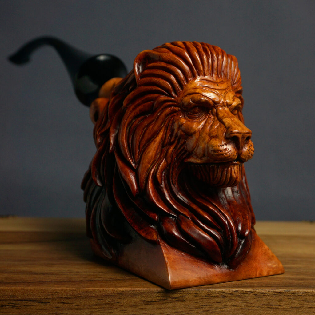 Lion smoking pipe