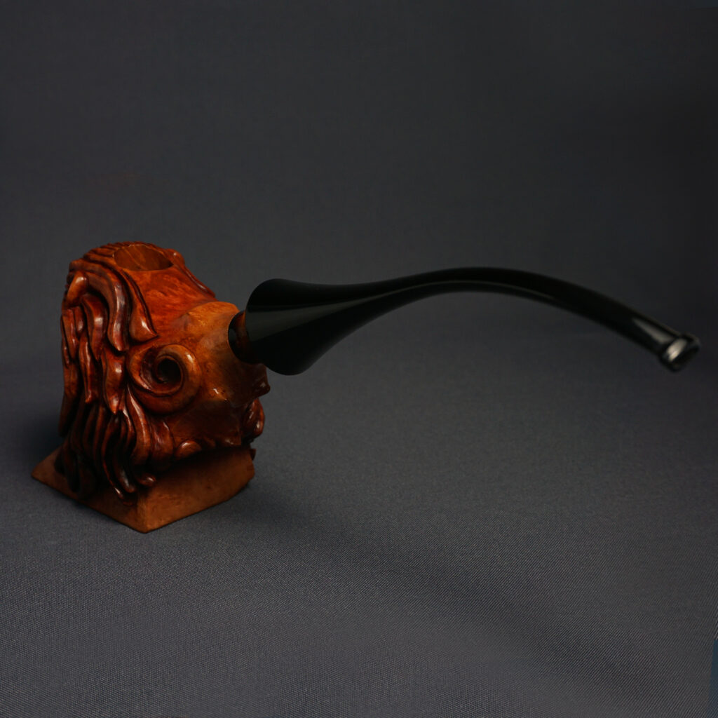Lion smoking pipe