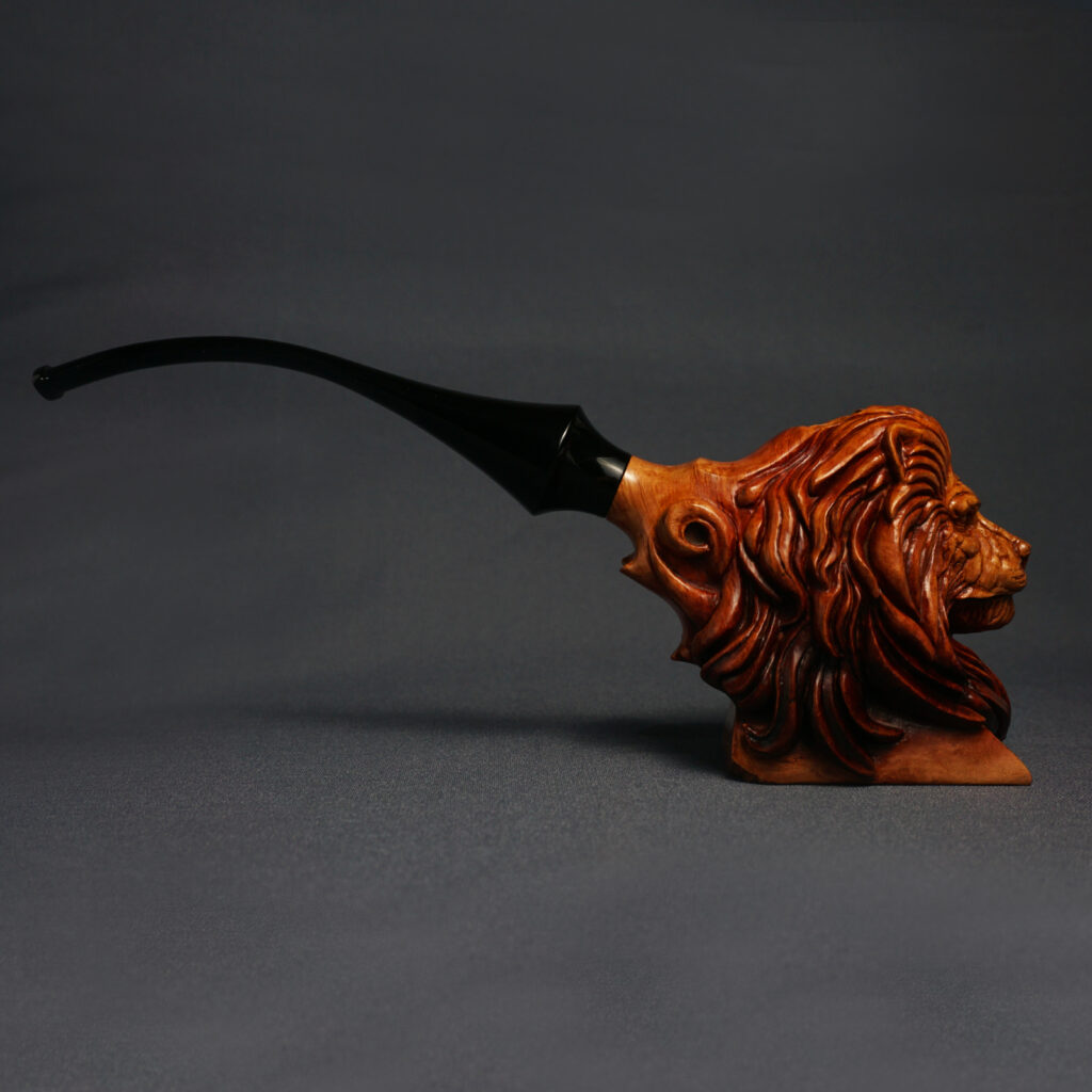 Lion smoking pipe