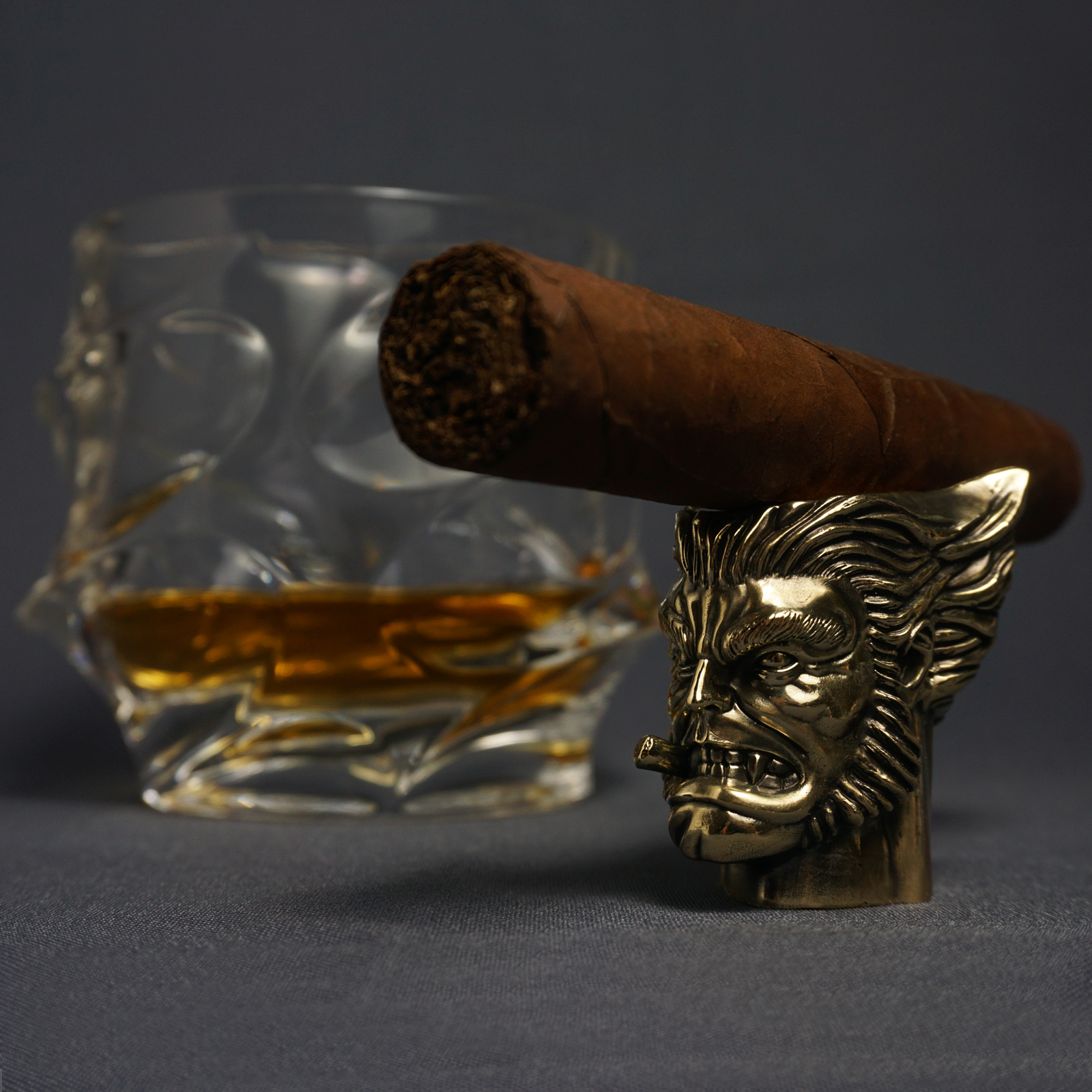 Wolverine Brass Cigar Rest