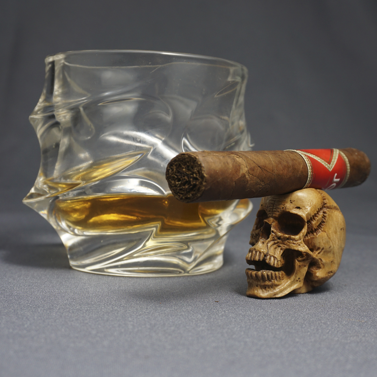 Skull Cigar Stand