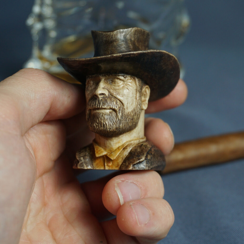 Arthur Morgan Cigar Stand