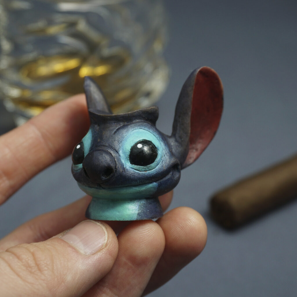 Stitch cigar stand