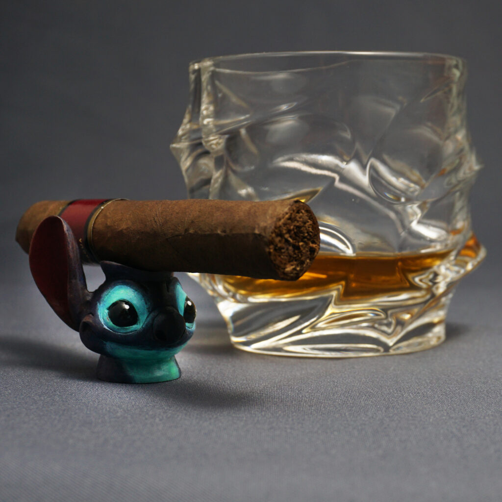 Stitch cigar stand