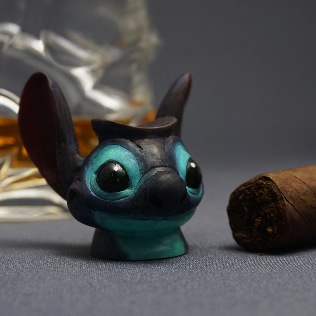 Stitch cigar stand