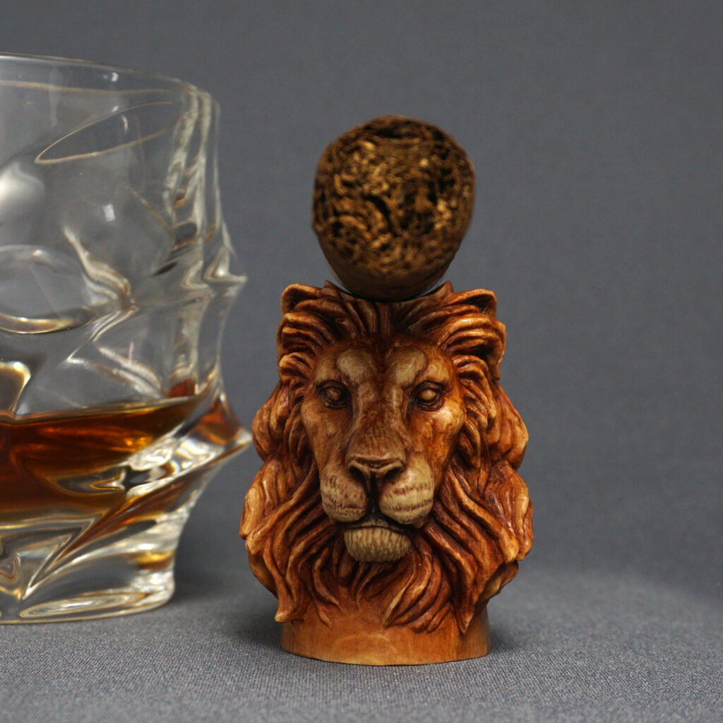 Lion cigar stand