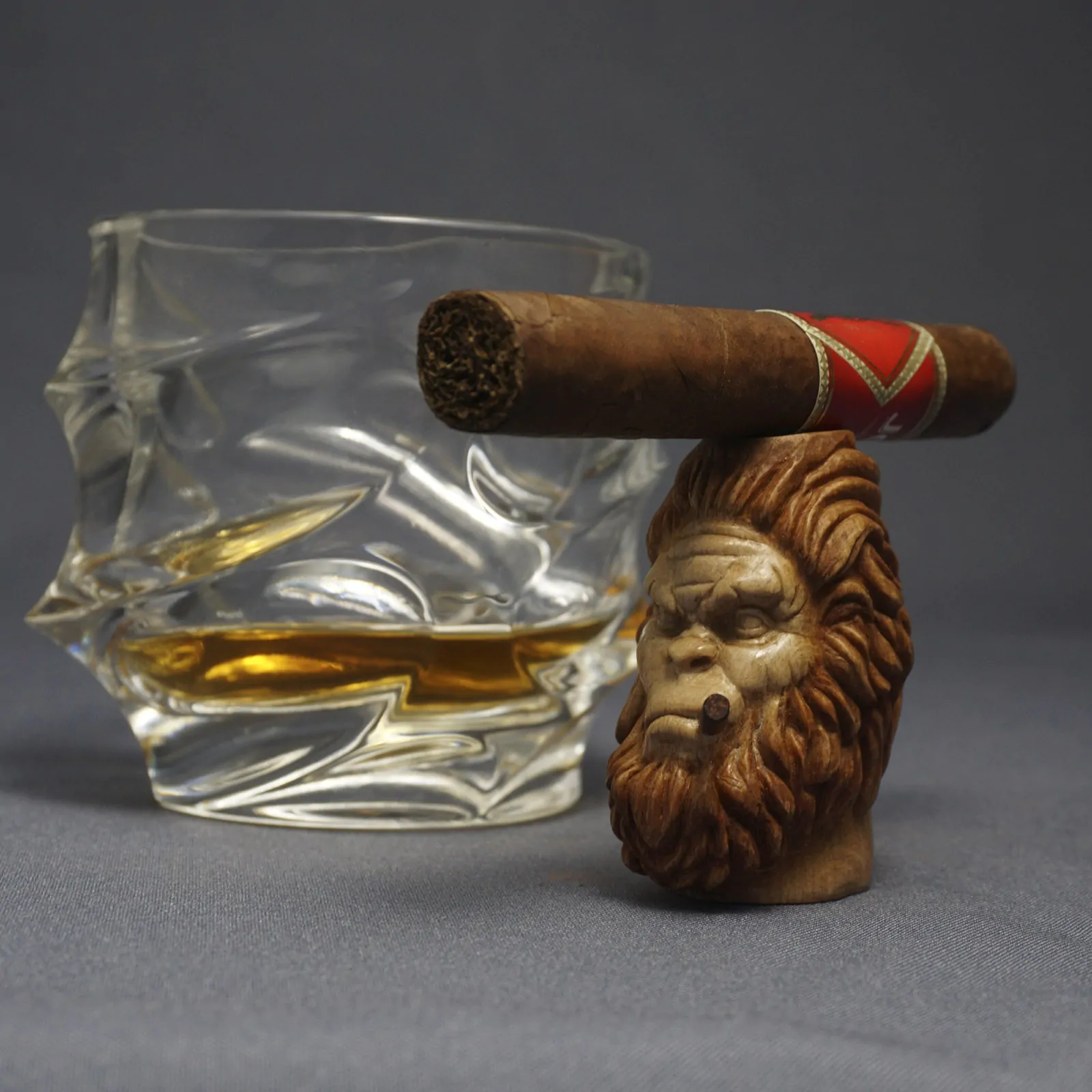 Squatch Cigar Stand