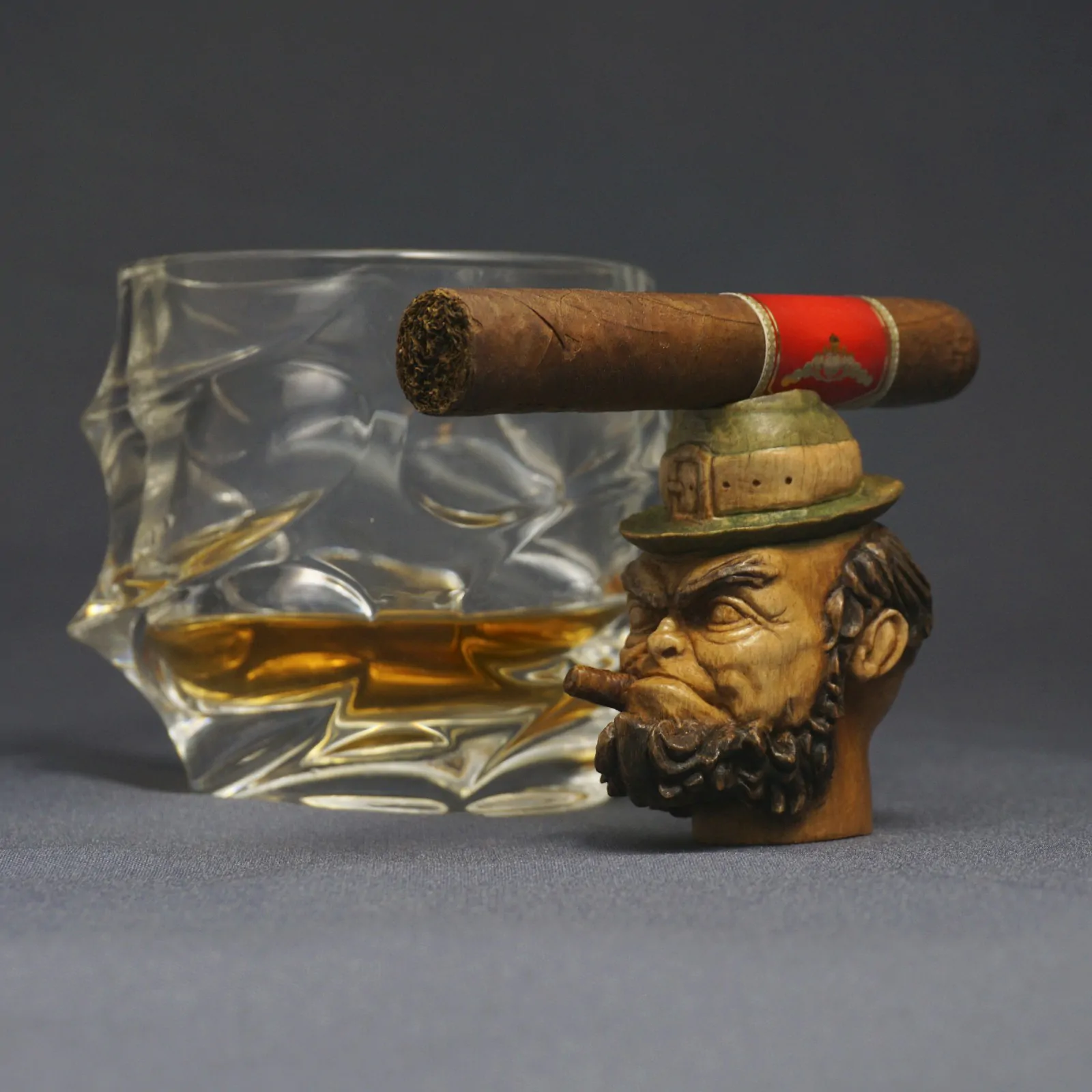 Leprechaun Cigar Stand