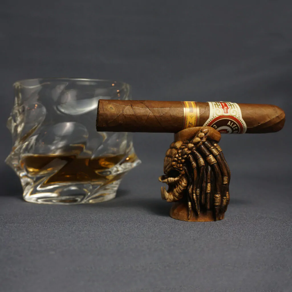 Predator Cigar Stand