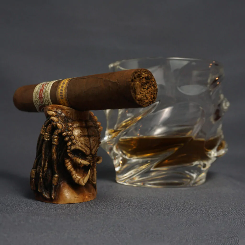 Predator Cigar Stand