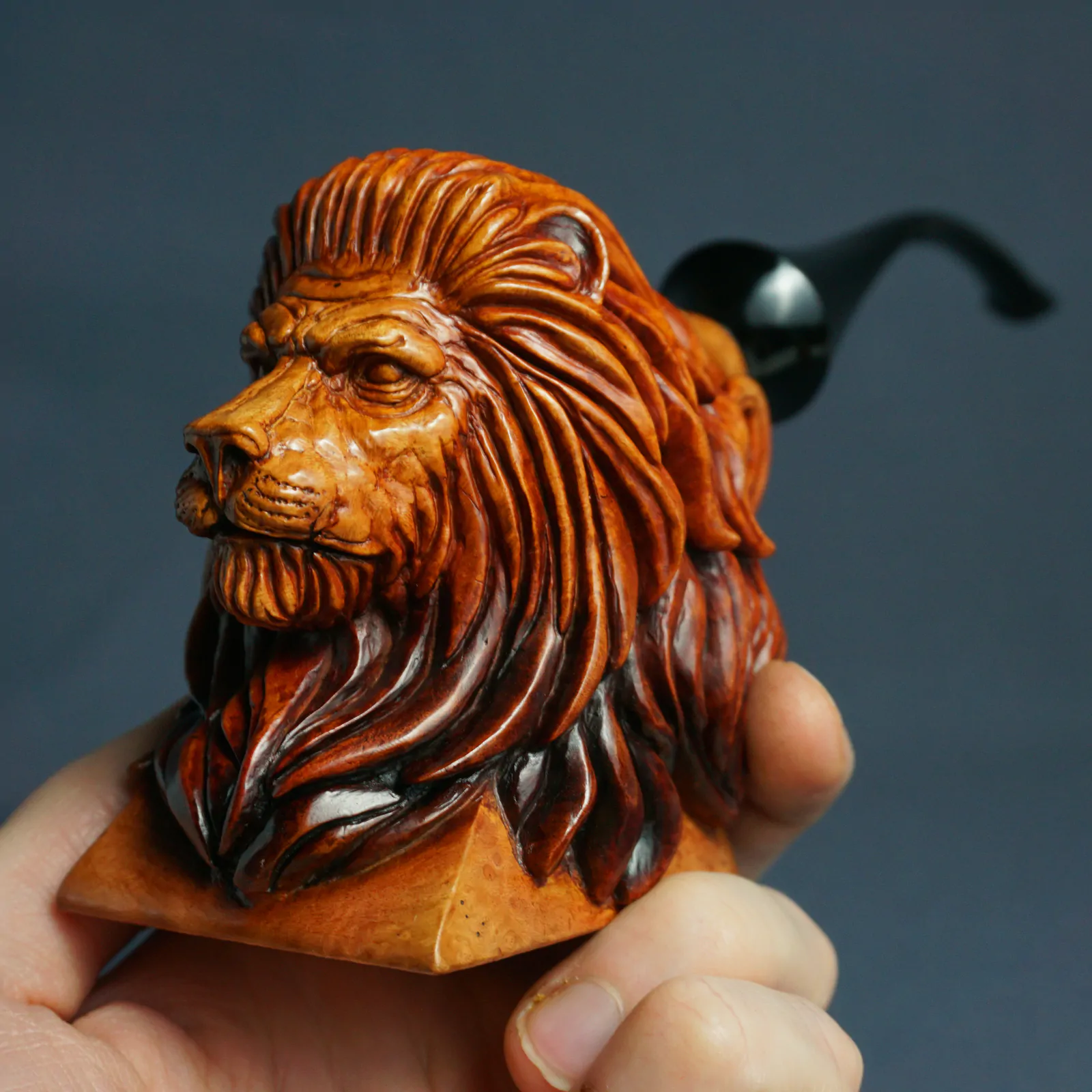 Lion smoking pipe