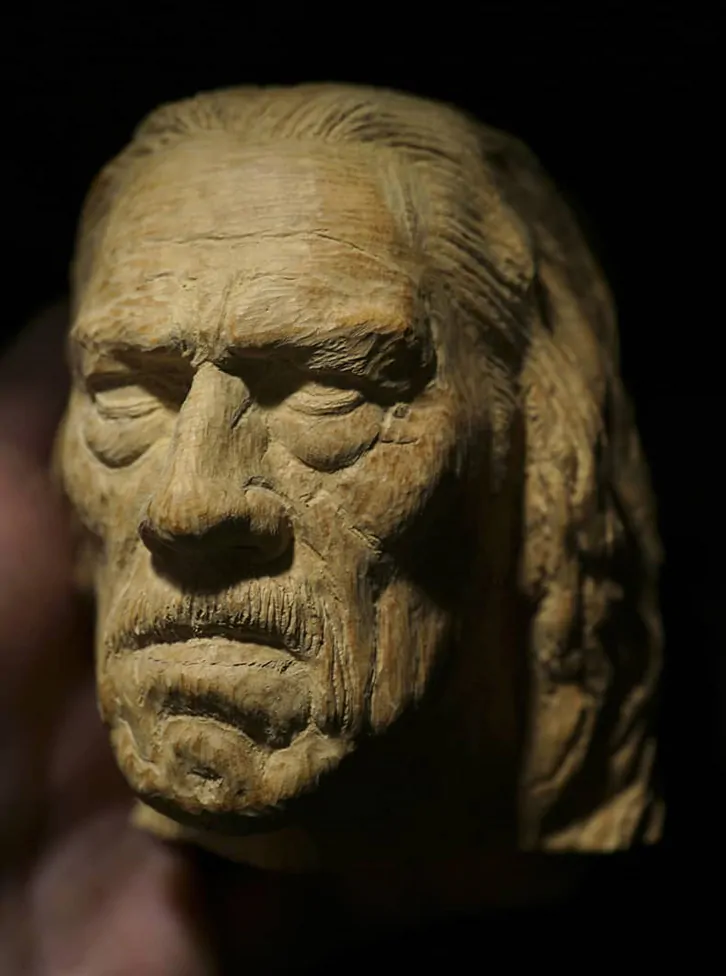 Machete pipe carving