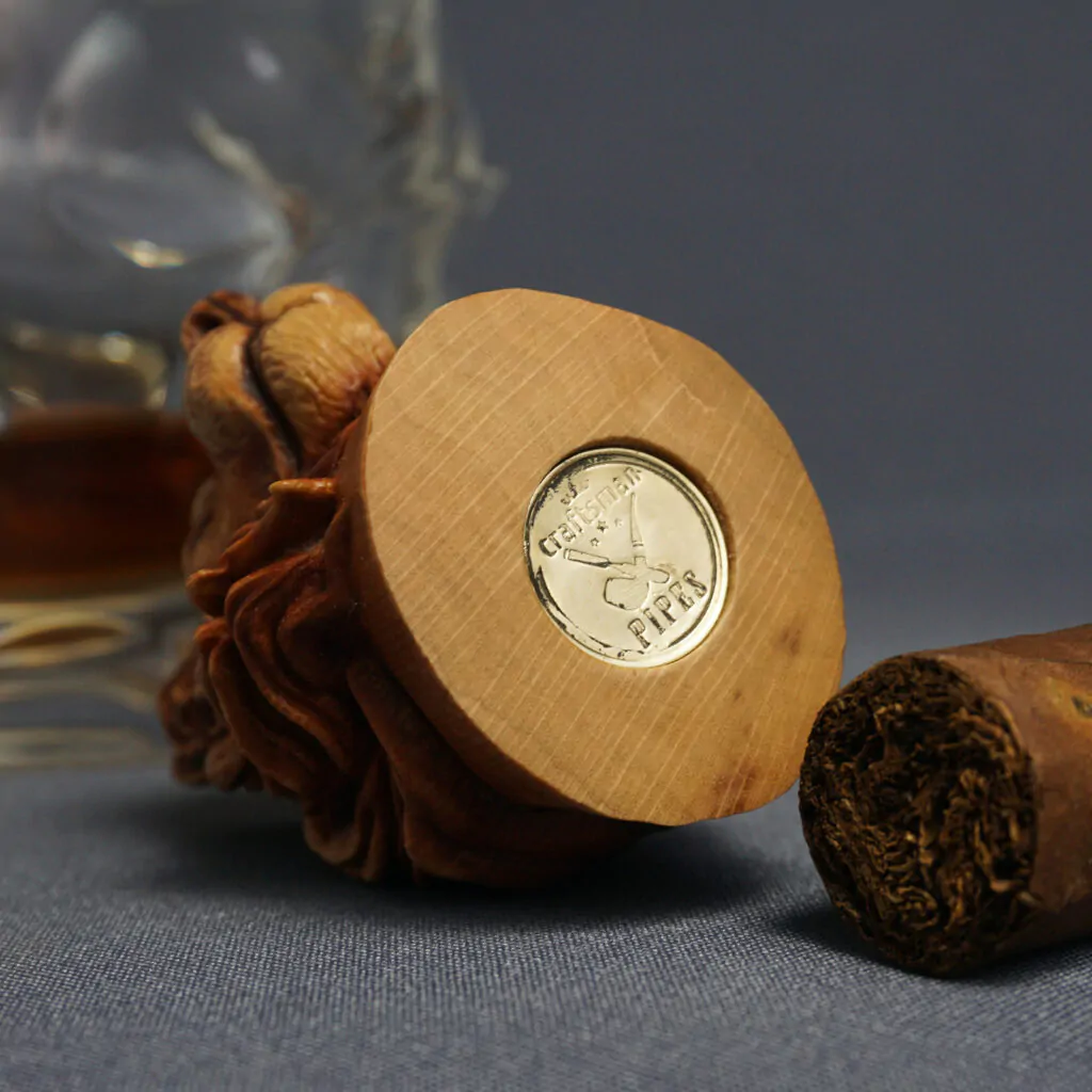 Lion cigar stand
