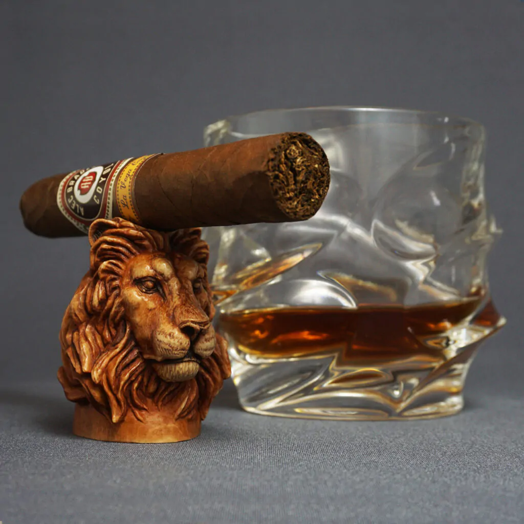 Lion cigar stand